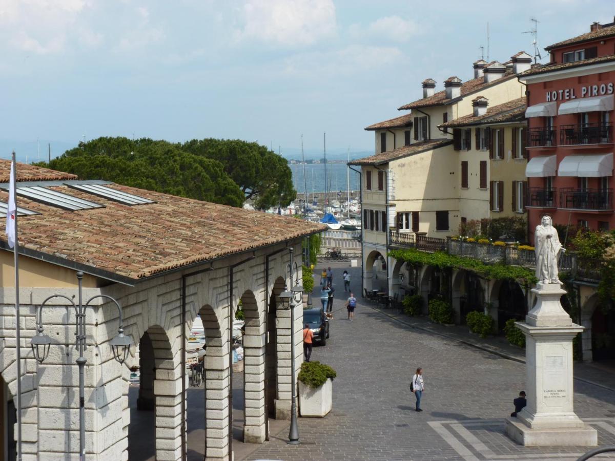 Appartamento Palazzo Del Provveditore Vista Lago Desenzano del Garda Exterior foto